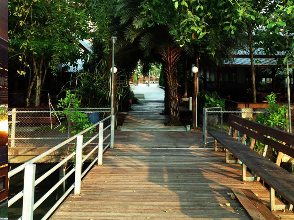 Baan Siriporn Resort Samut Songkhram Exterior foto