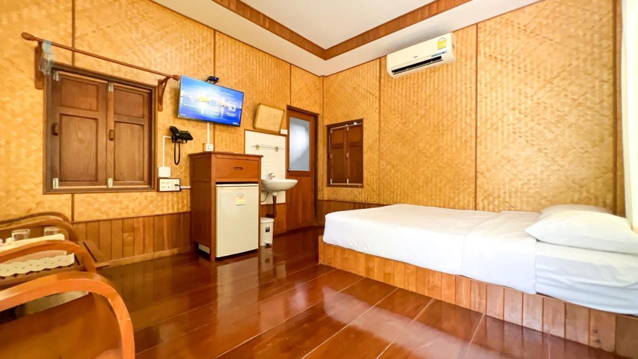 Baan Siriporn Resort Samut Songkhram Exterior foto