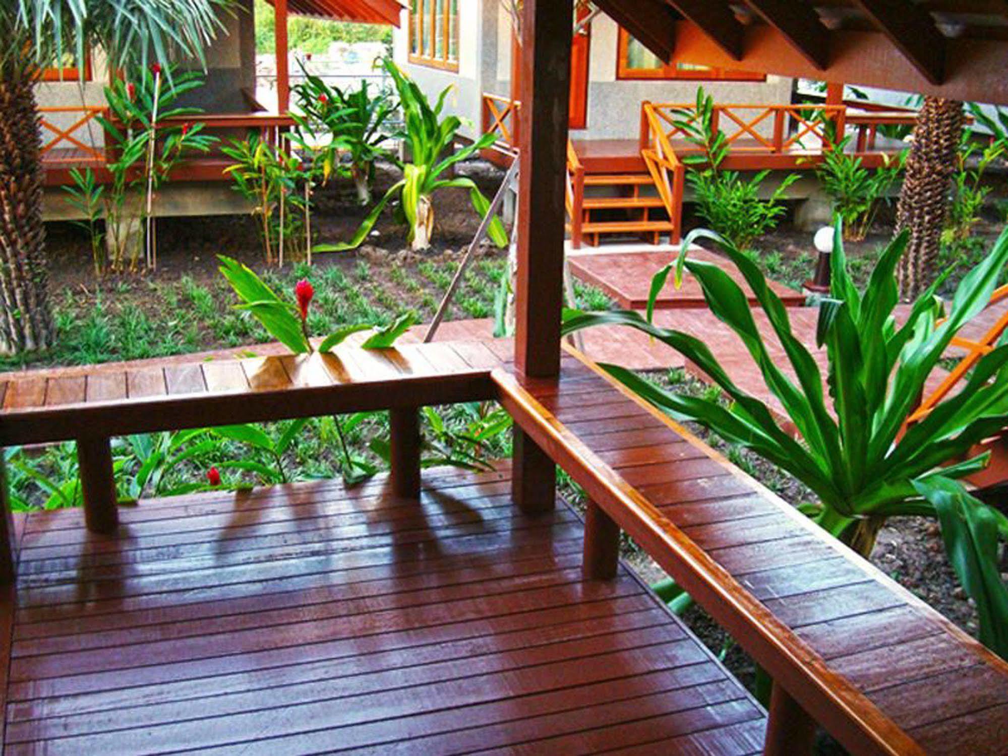 Baan Siriporn Resort Samut Songkhram Exterior foto