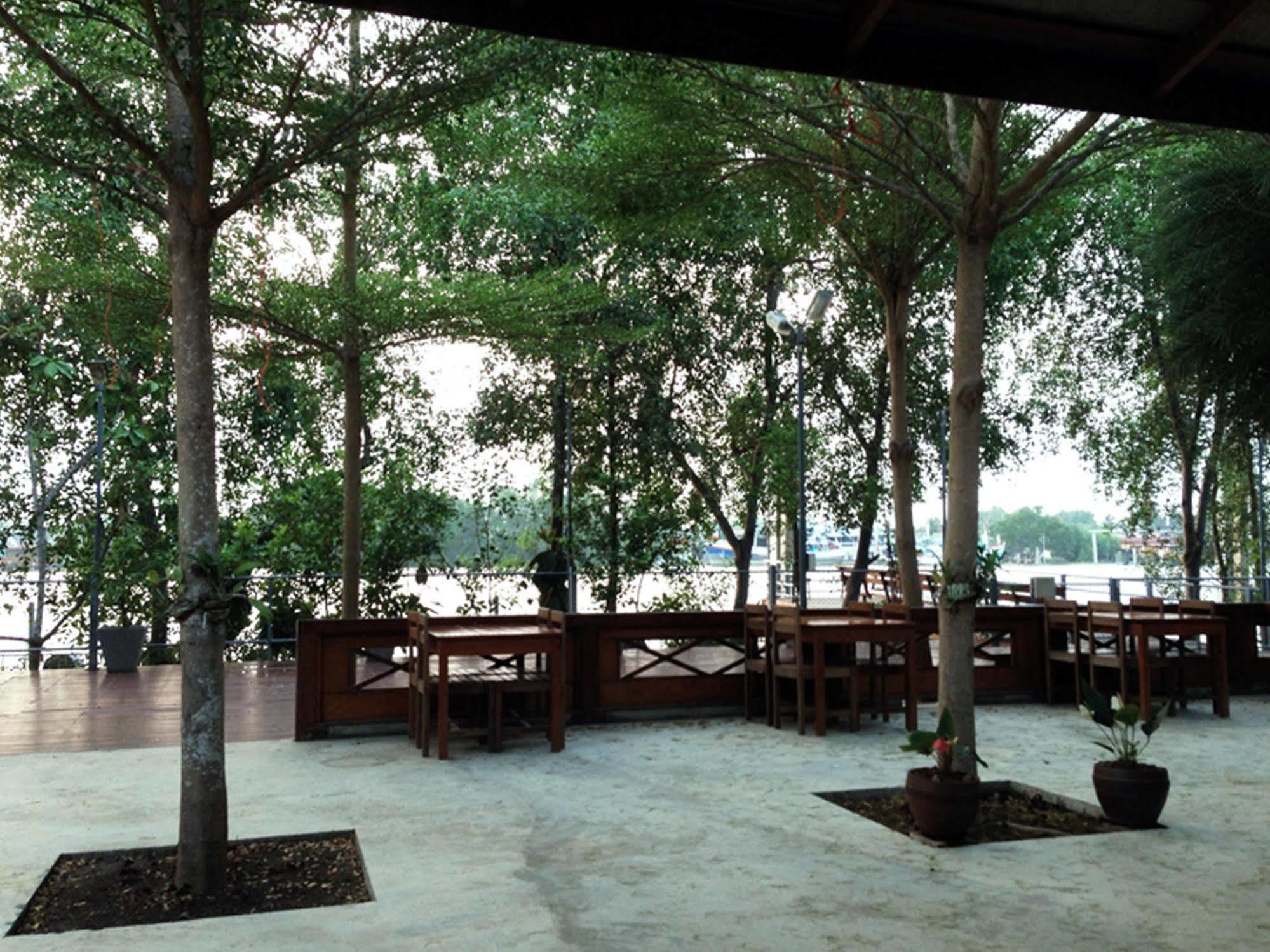 Baan Siriporn Resort Samut Songkhram Exterior foto